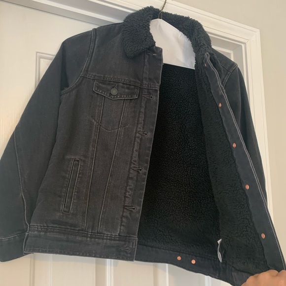 Black Denim Jacket with fur lining, size S. - Picture 2 of 3
